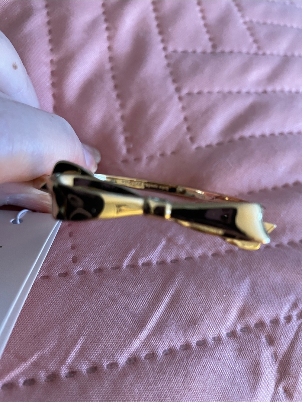 kate spade gold-tone bow bangle with clasp NWT - Picture 3 of 7